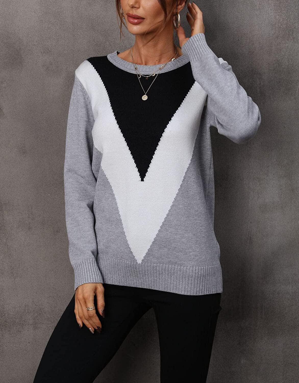 Stitching Color V -shaped Pattern Pullover，So Cute！